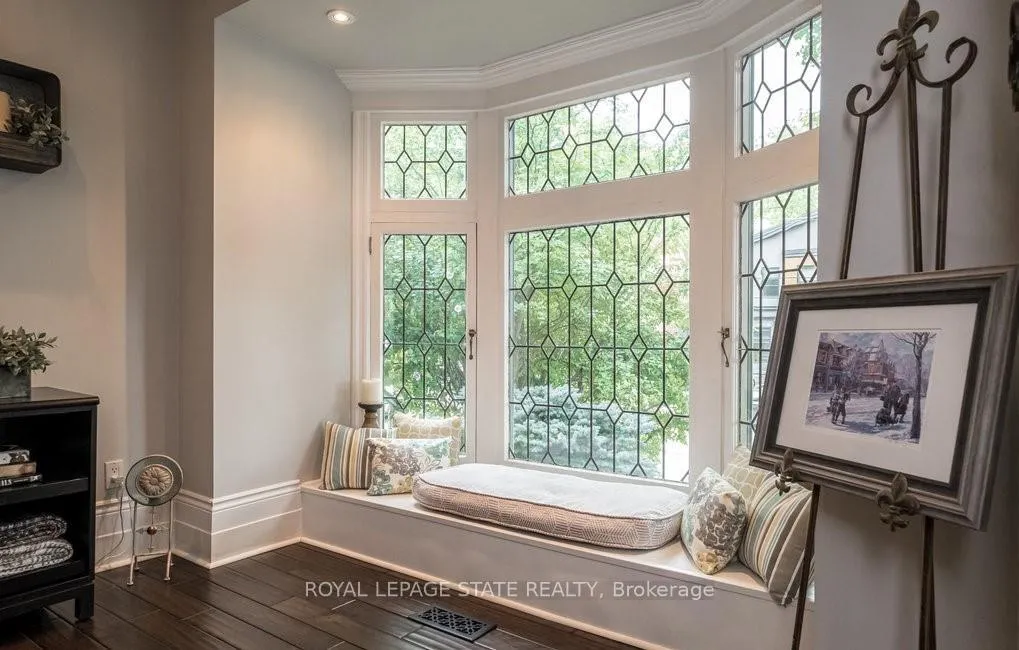 Photo 5 of 481 Dundurn Street S, Hamilton, Kirkendall — HOMEH