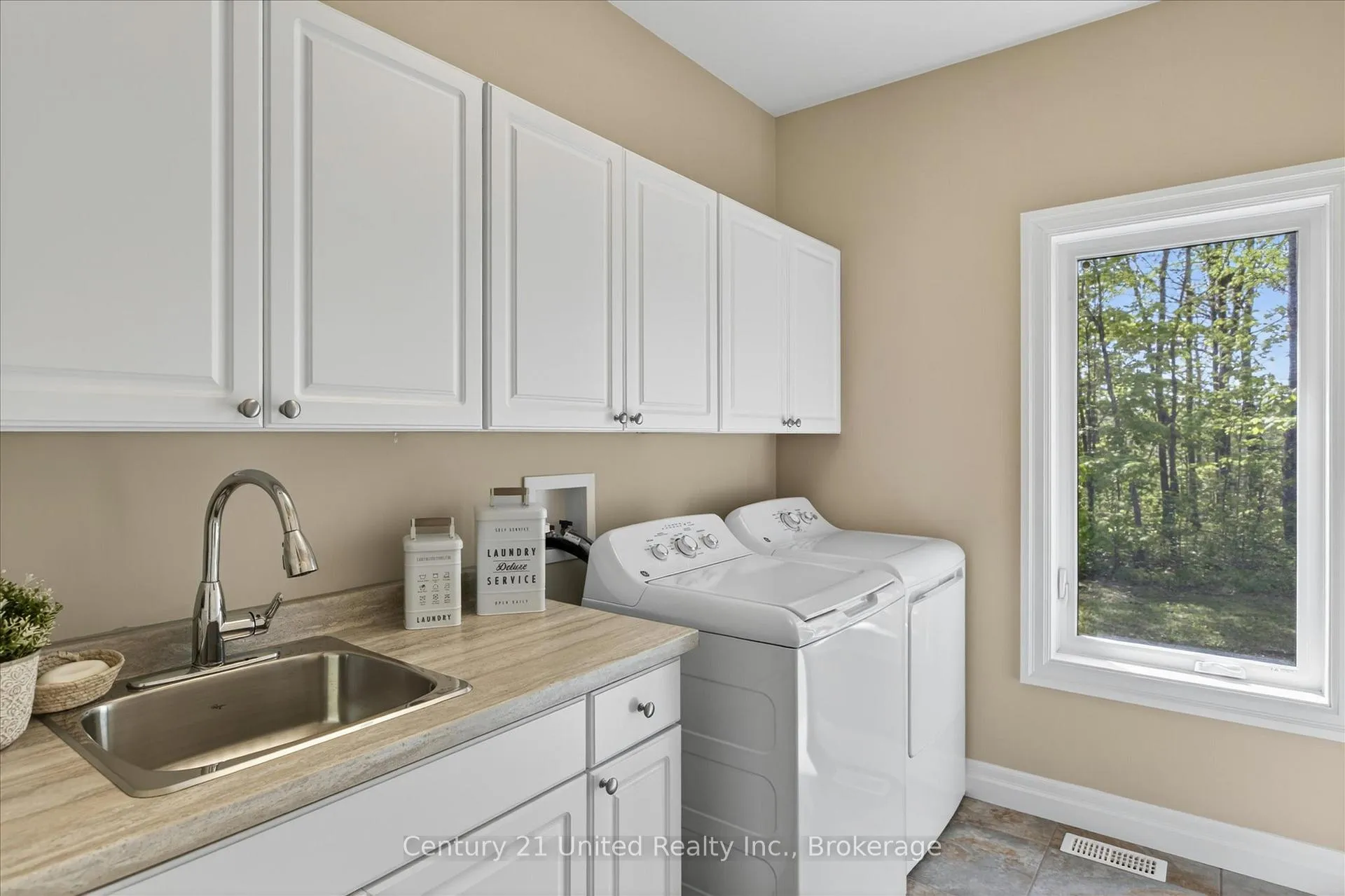 Photo 25 of 54 Mitchell Crescent, Trent Lakes — HOMEH