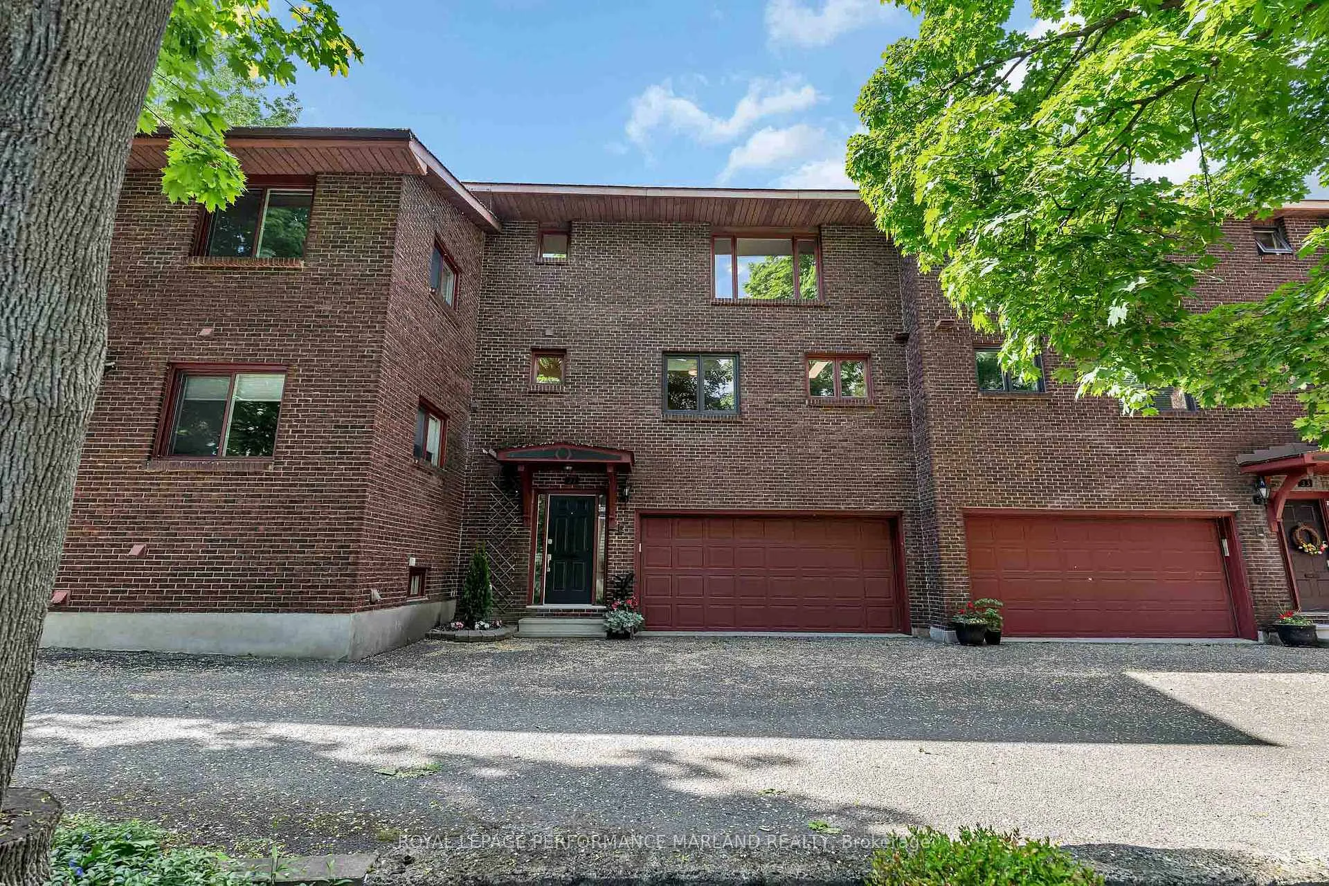 Photo 2 of 31 Aylen Avenue, Ottawa, Woodroffe — HOMEH