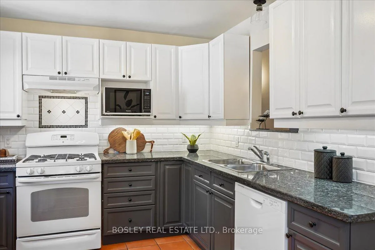 Photo 14 of 92 Seventh Street, Etobicoke, New Toronto — HOMEH