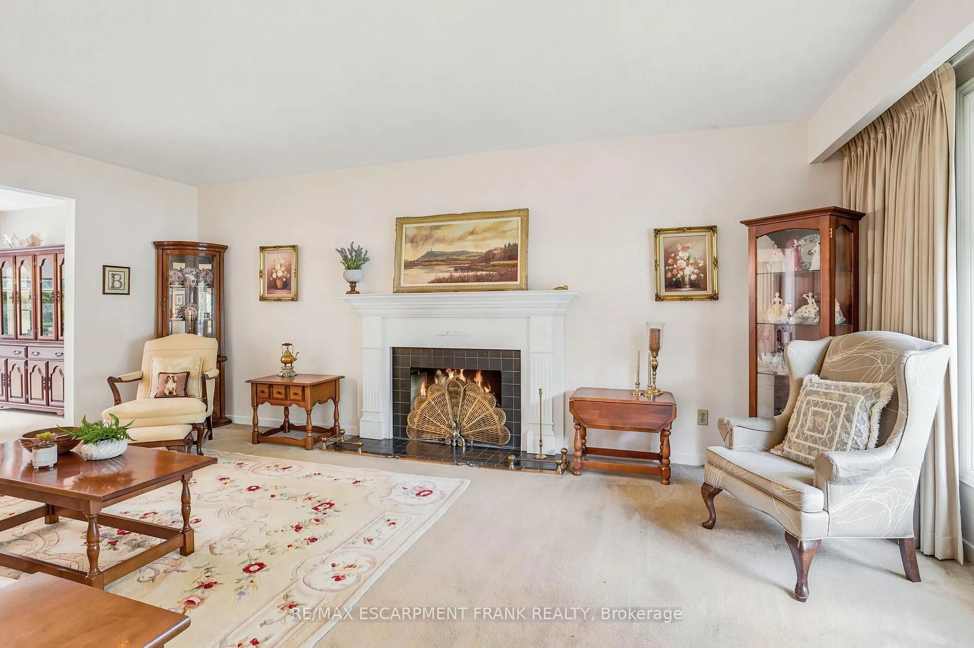 Photo 8 of 39 Maureen Avenue, Hamilton, Ancaster — HOMEH