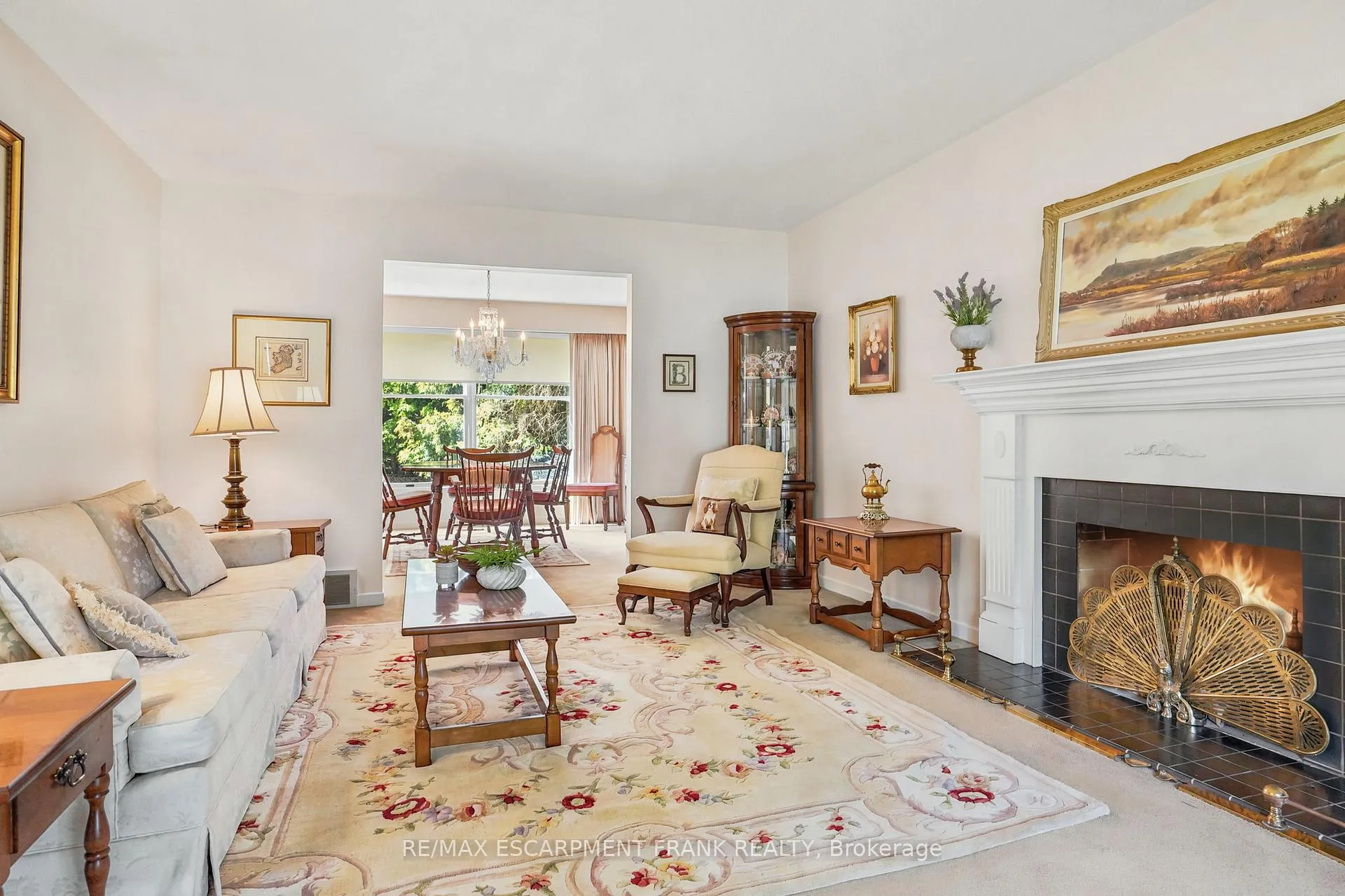 Photo 9 of 39 Maureen Avenue, Hamilton, Ancaster — HOMEH