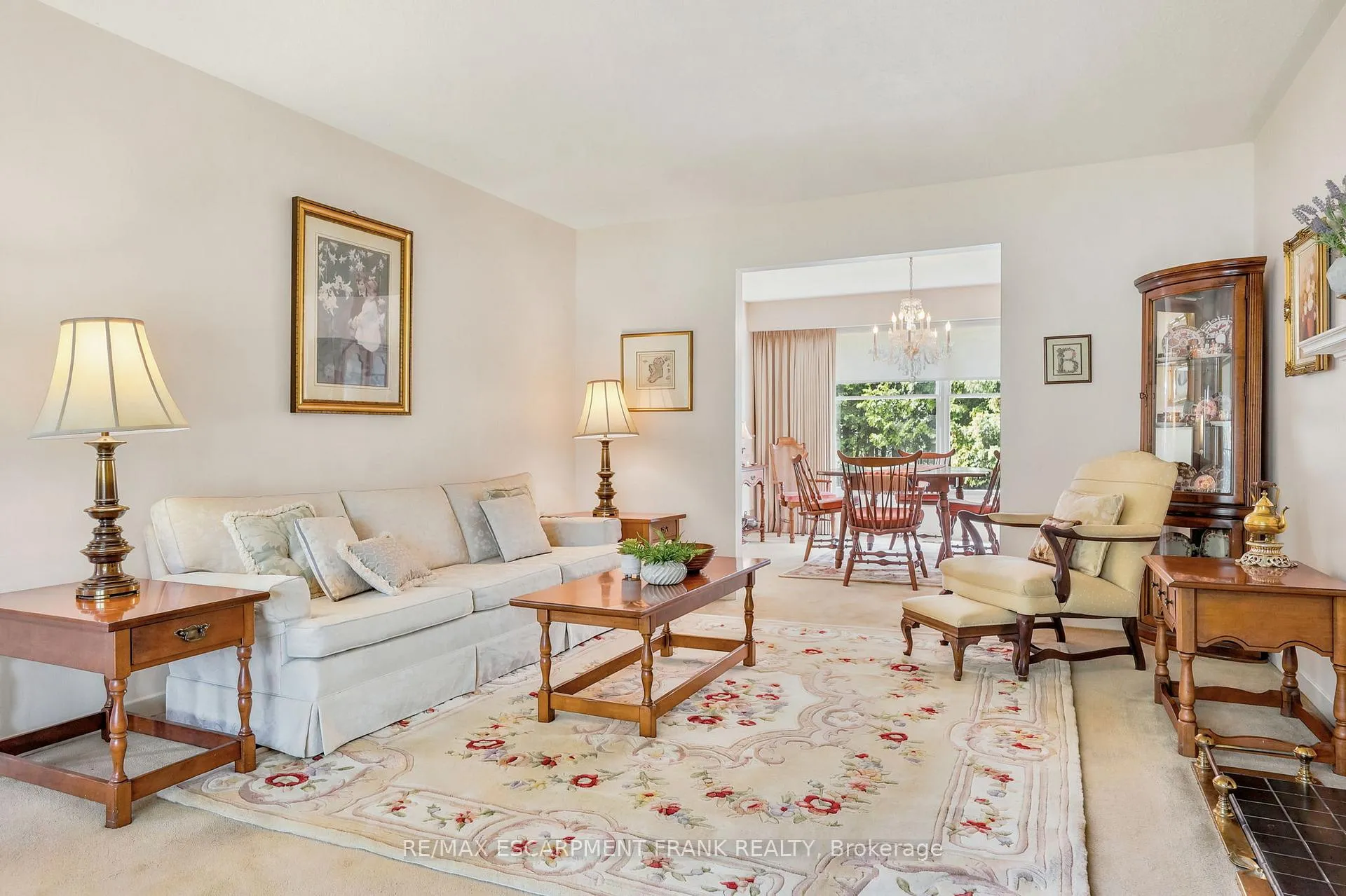 Photo 10 of 39 Maureen Avenue, Hamilton, Ancaster — HOMEH
