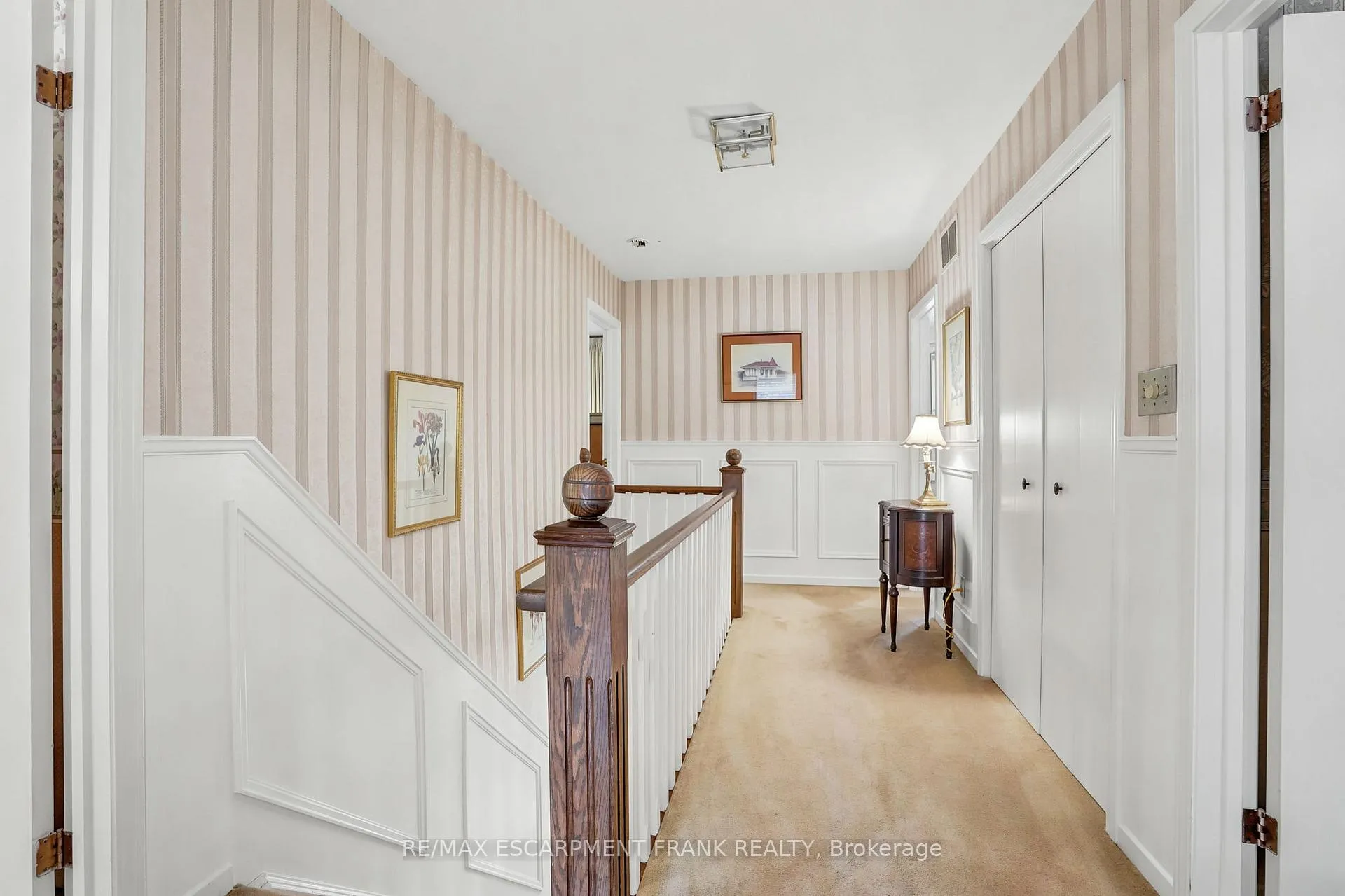 Photo 24 of 39 Maureen Avenue, Hamilton, Ancaster — HOMEH