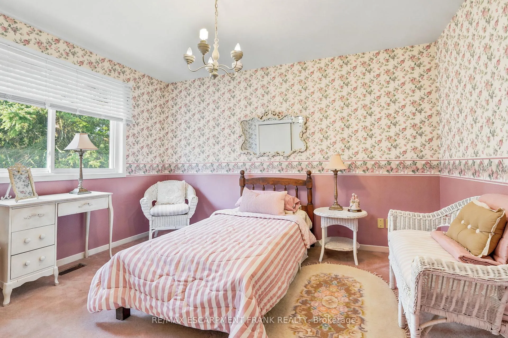 Photo 27 of 39 Maureen Avenue, Hamilton, Ancaster — HOMEH