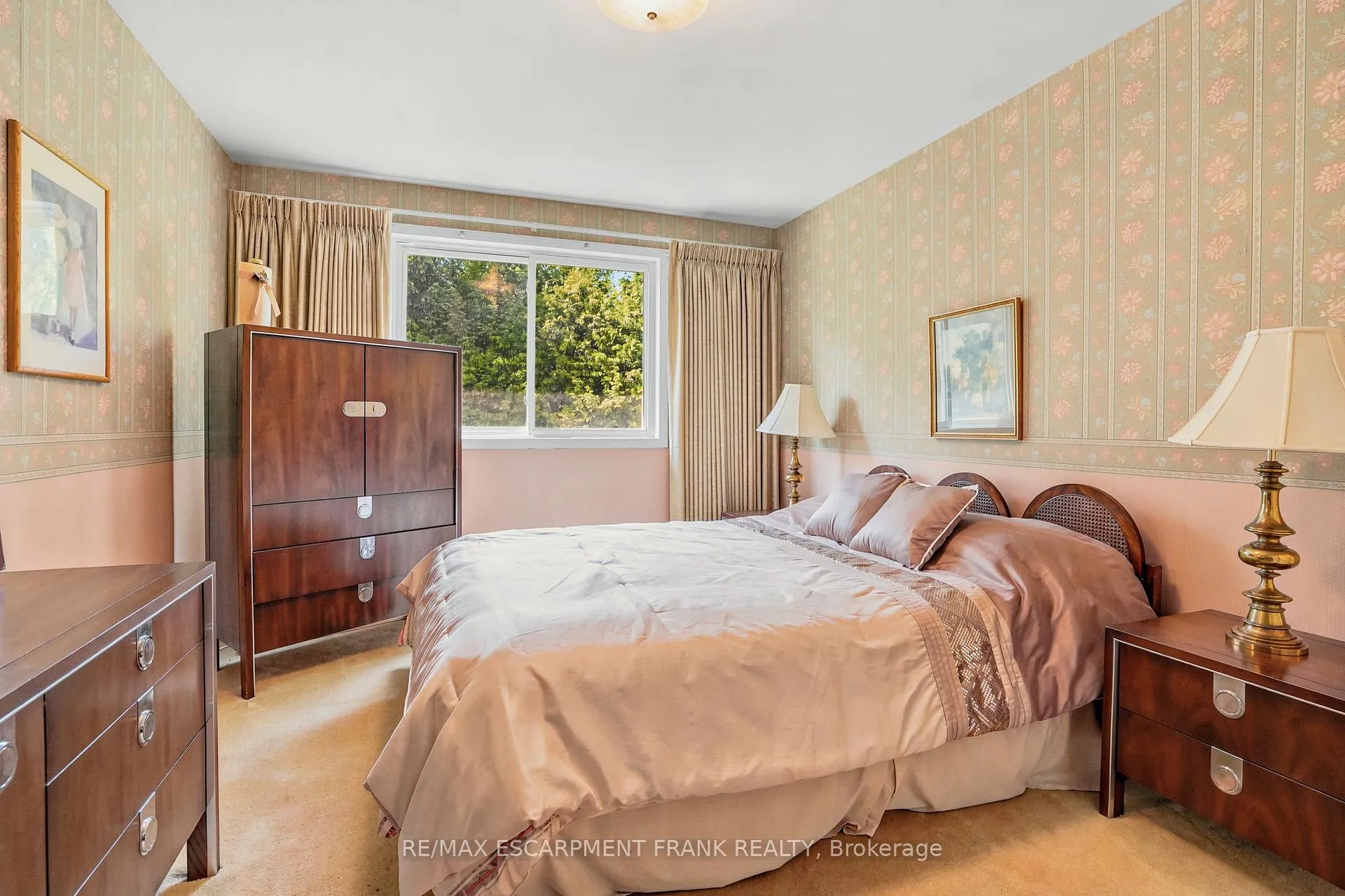 Photo 28 of 39 Maureen Avenue, Hamilton, Ancaster — HOMEH
