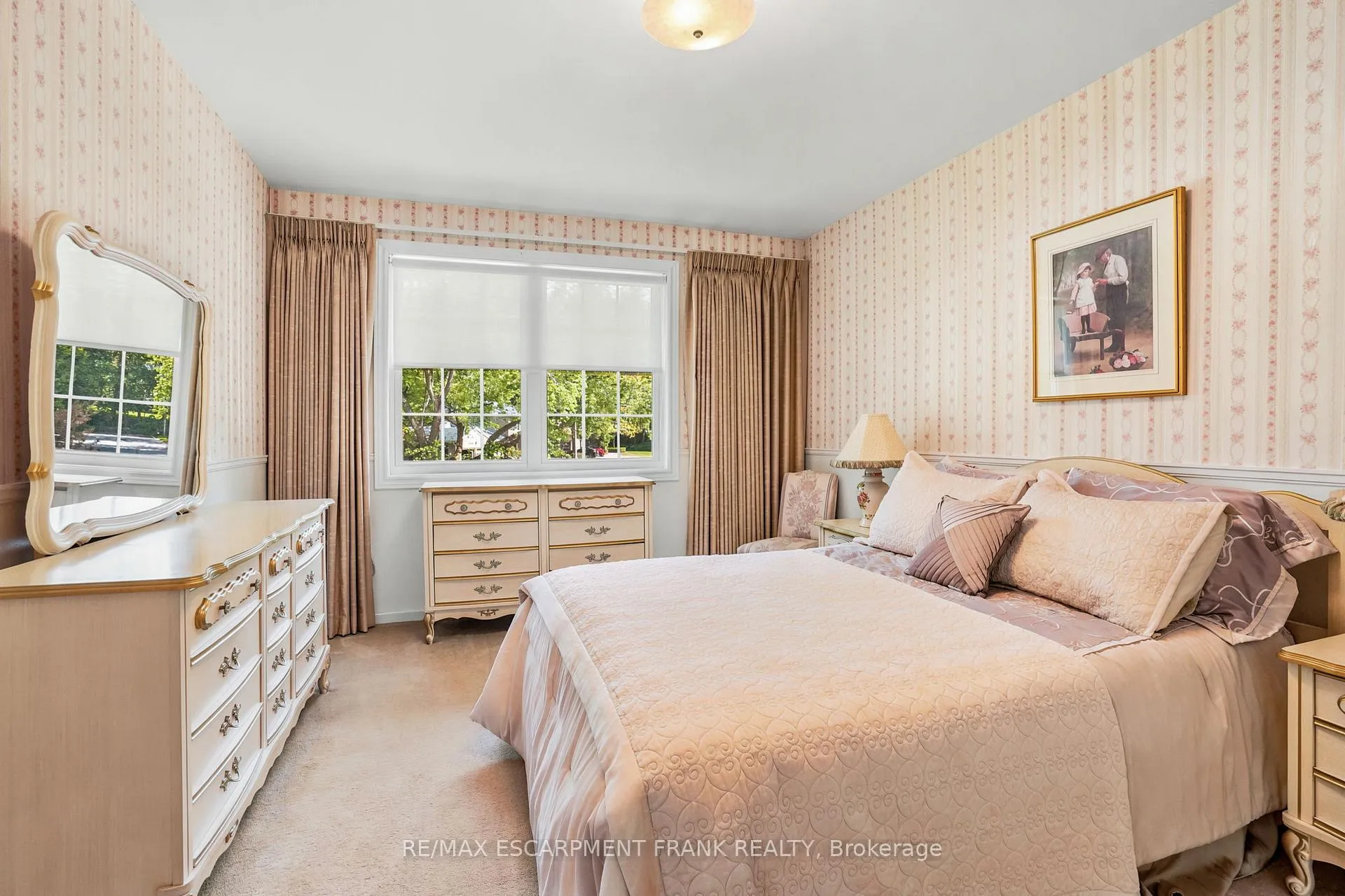 Photo 33 of 39 Maureen Avenue, Hamilton, Ancaster — HOMEH