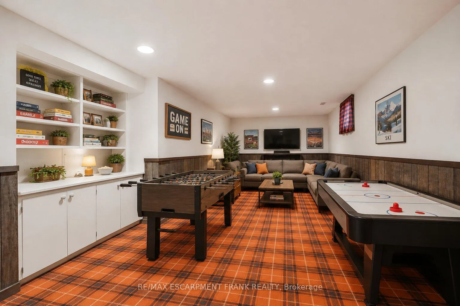 Photo 35 of 39 Maureen Avenue, Hamilton, Ancaster — HOMEH