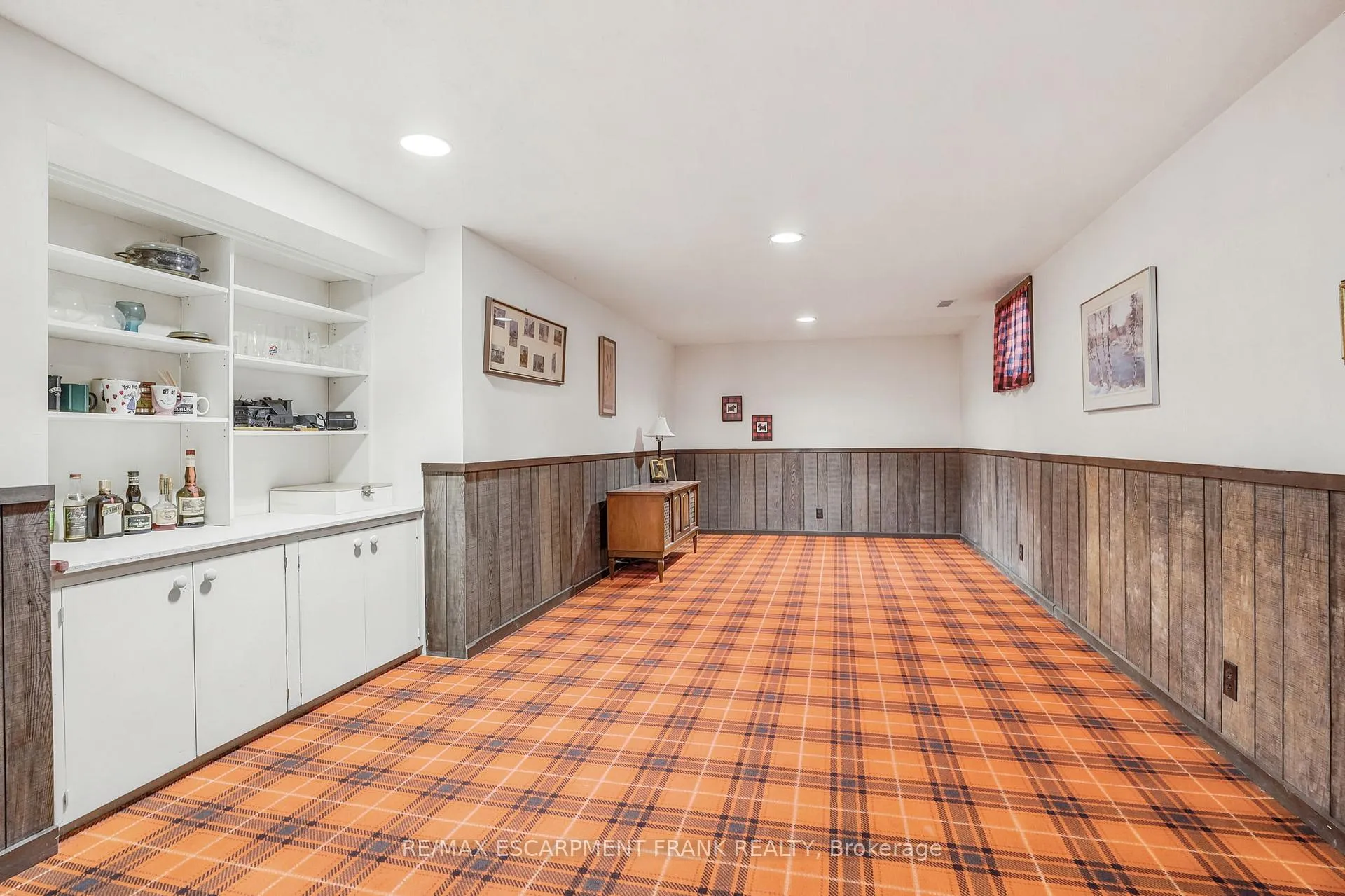 Photo 36 of 39 Maureen Avenue, Hamilton, Ancaster — HOMEH