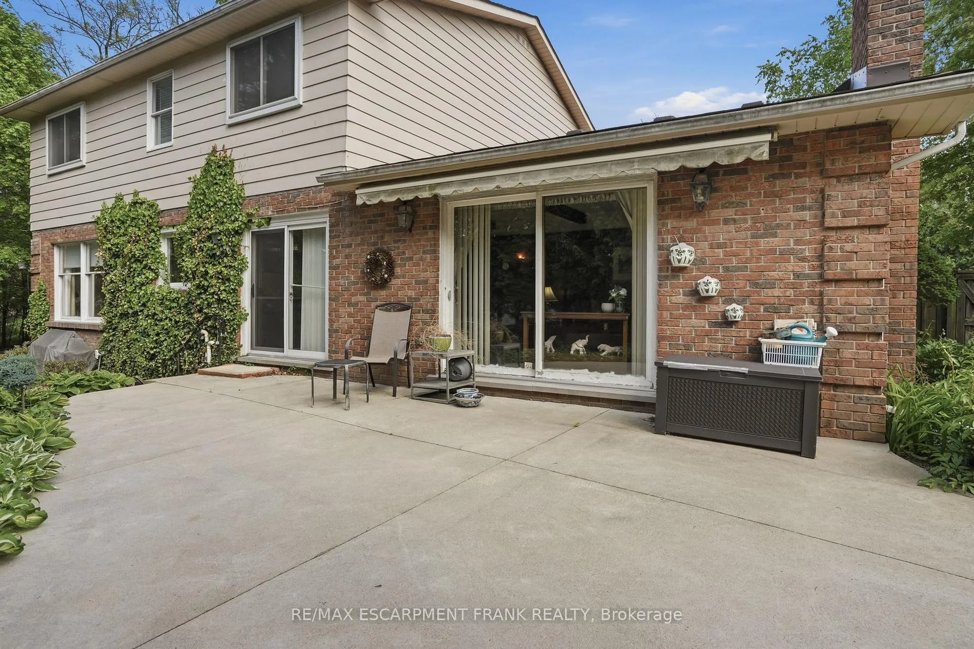 Photo 37 of 39 Maureen Avenue, Hamilton, Ancaster — HOMEH