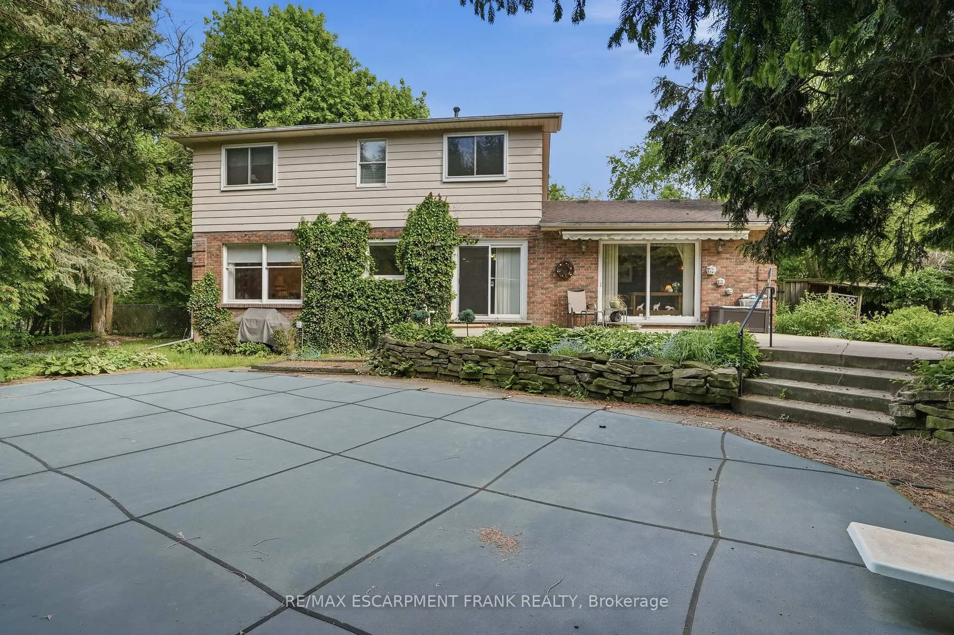 Photo 39 of 39 Maureen Avenue, Hamilton, Ancaster — HOMEH