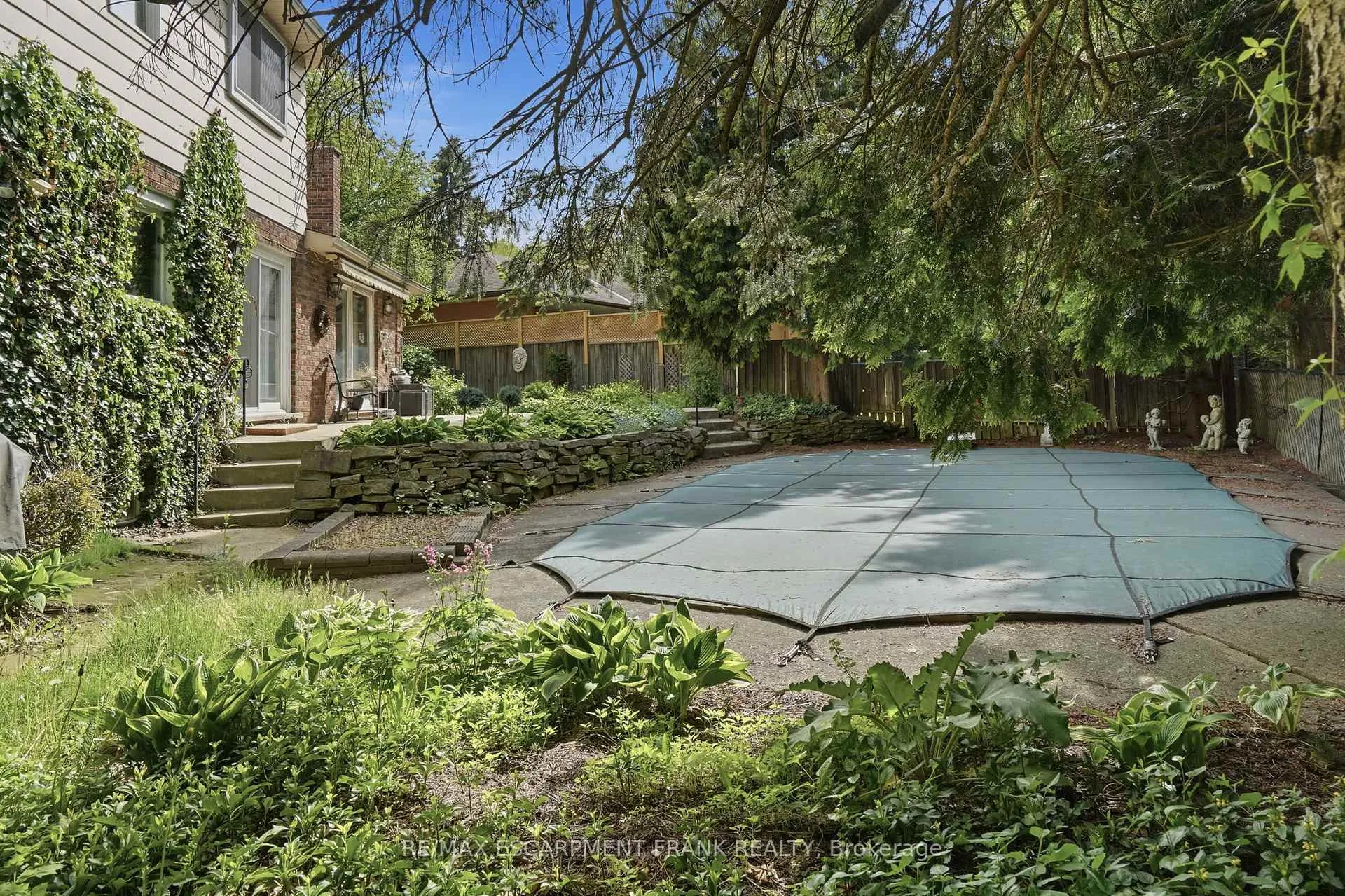 Photo 43 of 39 Maureen Avenue, Hamilton, Ancaster — HOMEH