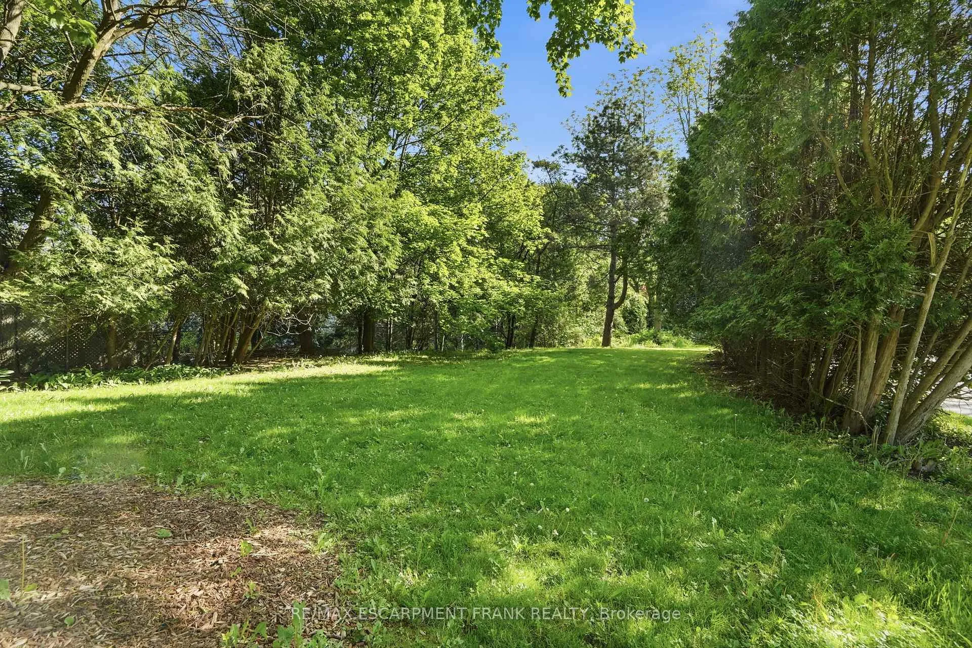 Photo 44 of 39 Maureen Avenue, Hamilton, Ancaster — HOMEH
