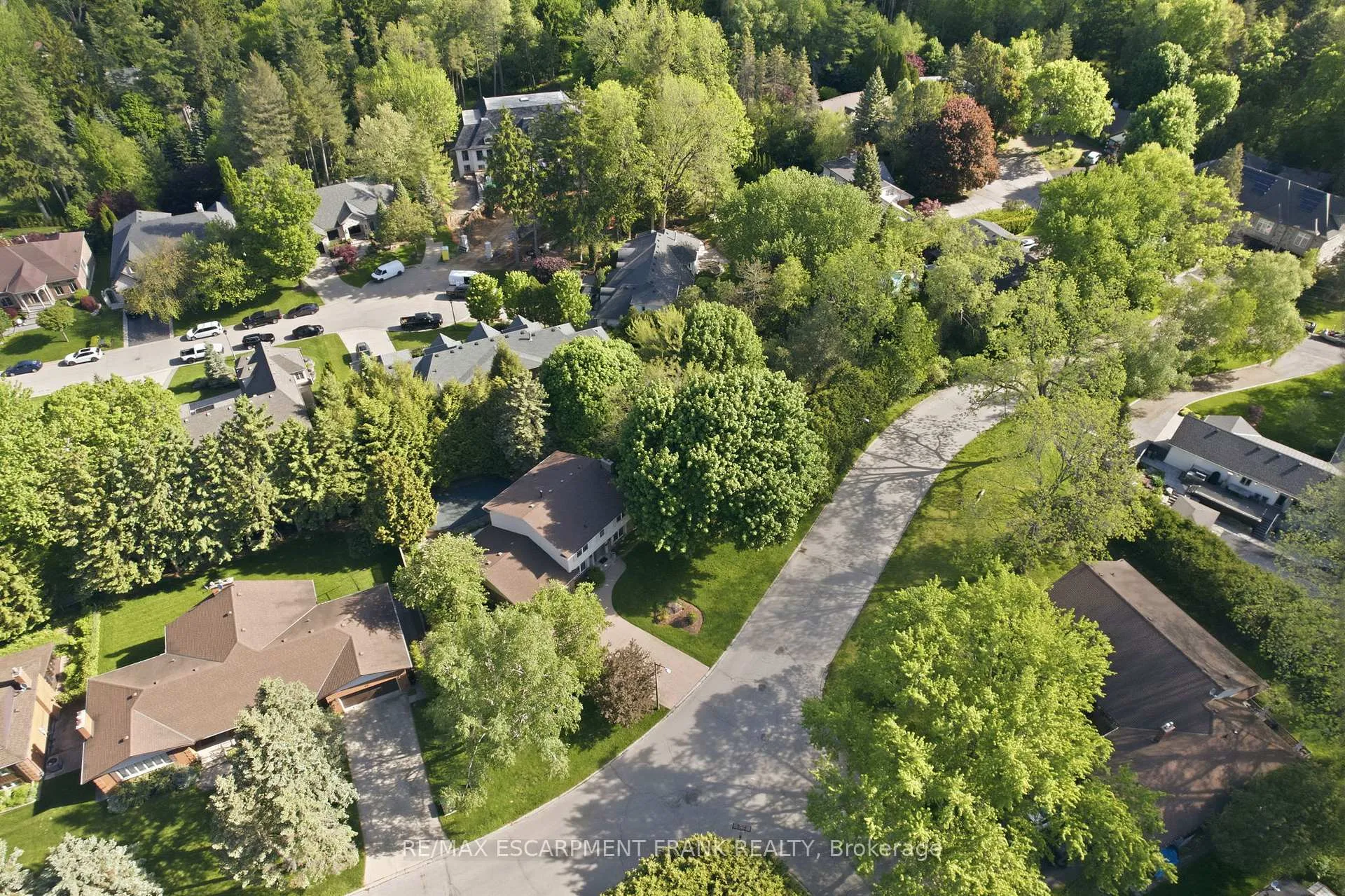 Photo 49 of 39 Maureen Avenue, Hamilton, Ancaster — HOMEH