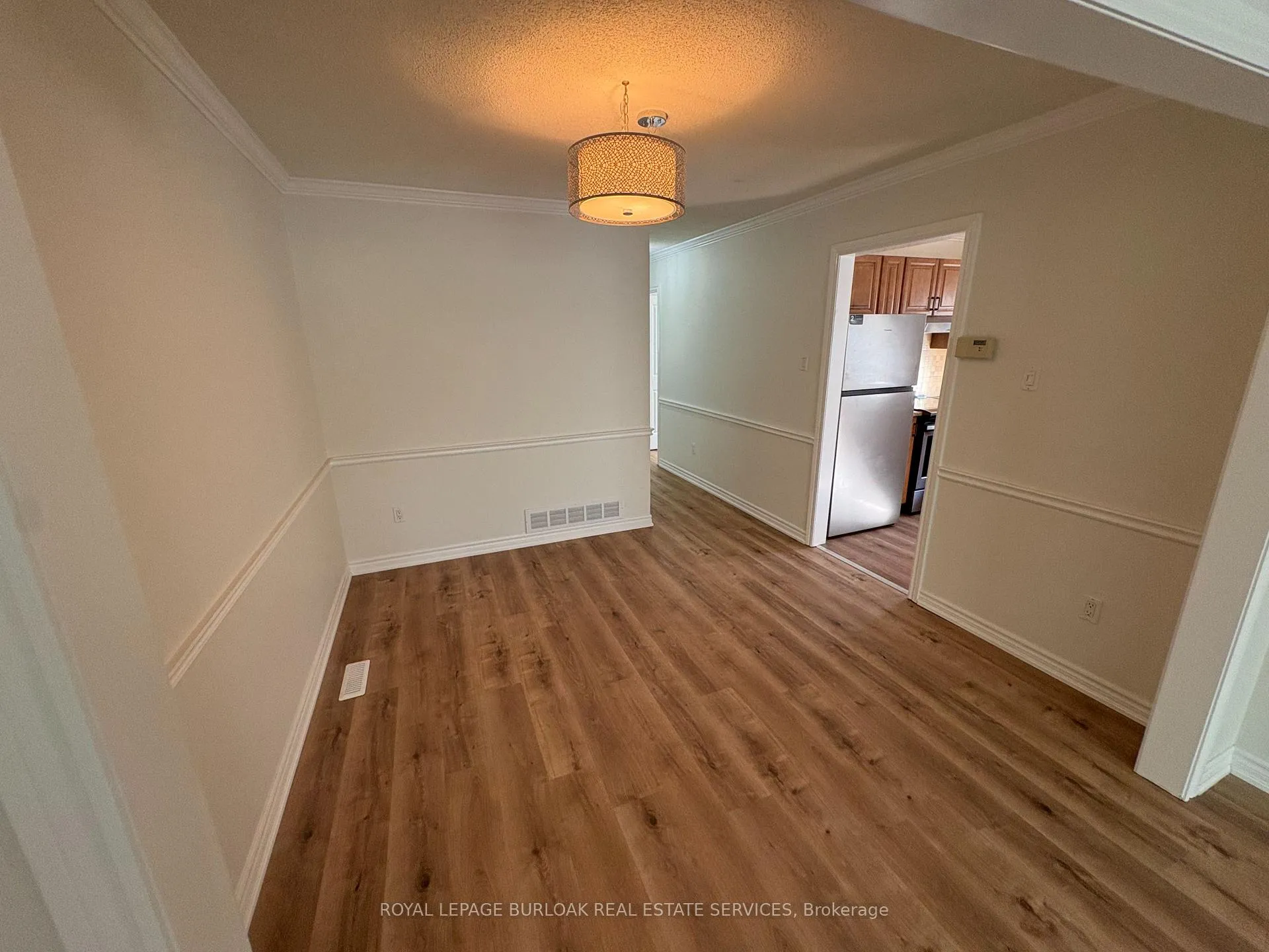 Photo 5 of Unit 17, 3455 Caplan Crescent, Burlington, Roseland — HOMEH