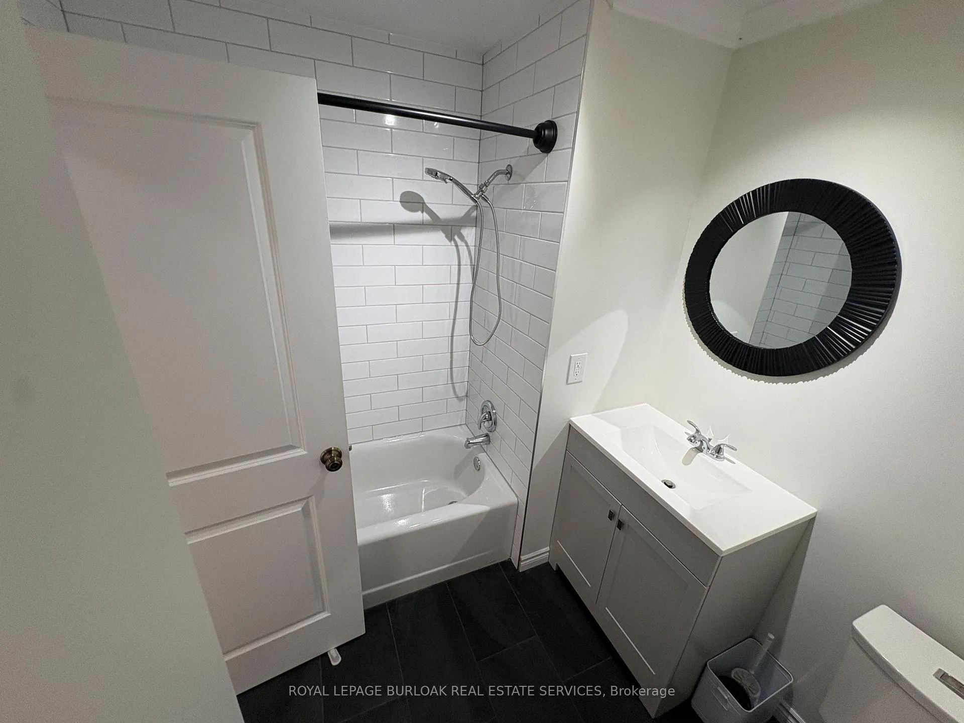 Photo 13 of Unit 17, 3455 Caplan Crescent, Burlington, Roseland — HOMEH