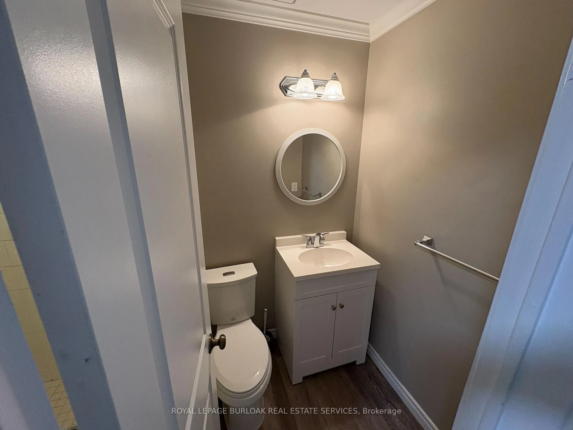 Photo 15 of Unit 17, 3455 Caplan Crescent, Burlington, Roseland — HOMEH