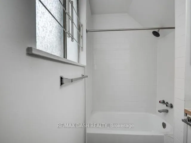 Photo 10 of Unit 105, 661 Huron Street, Toronto, The Annex — HOMEH