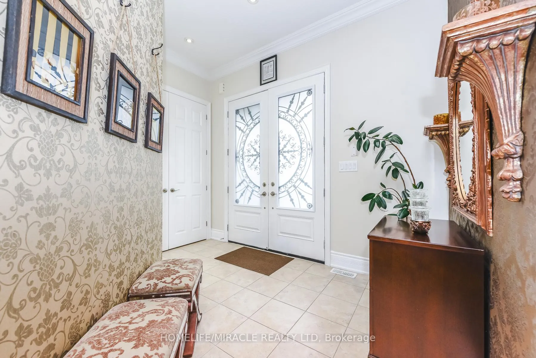 Photo 2 of 37 Venkata Drive, Vaughan, Kleinburg — HOMEH