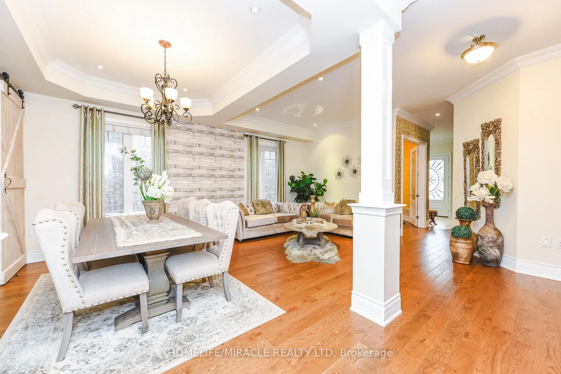 Photo 4 of 37 Venkata Drive, Vaughan, Kleinburg — HOMEH