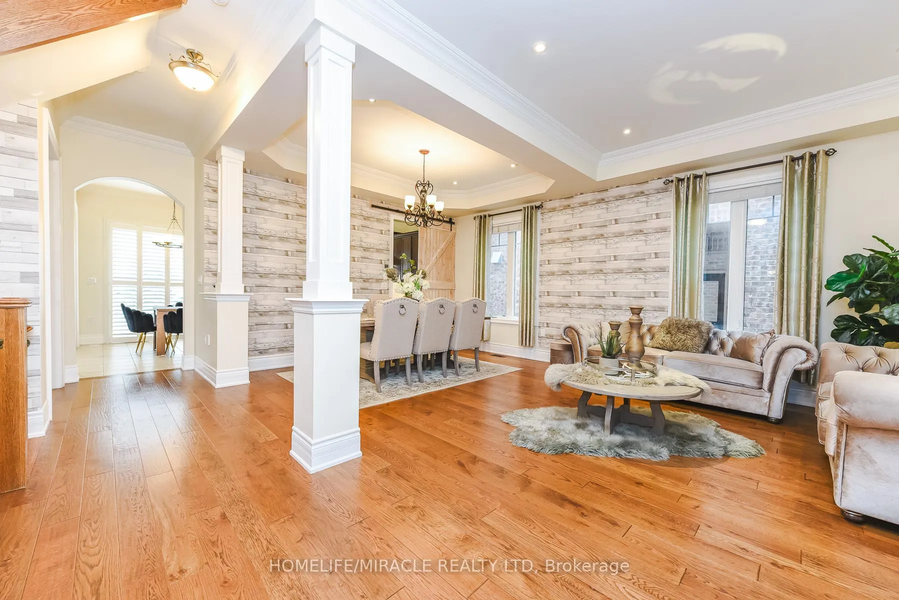 Photo 5 of 37 Venkata Drive, Vaughan, Kleinburg — HOMEH