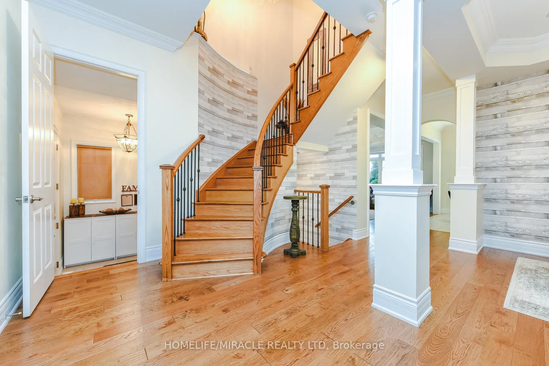 Photo 6 of 37 Venkata Drive, Vaughan, Kleinburg — HOMEH