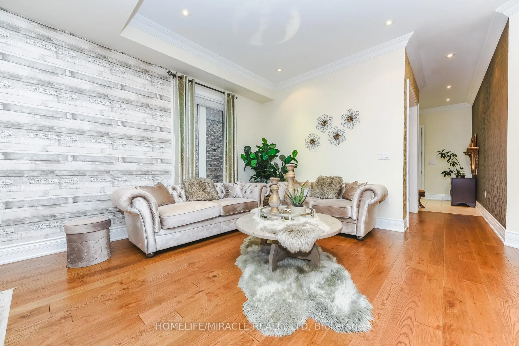 Photo 8 of 37 Venkata Drive, Vaughan, Kleinburg — HOMEH