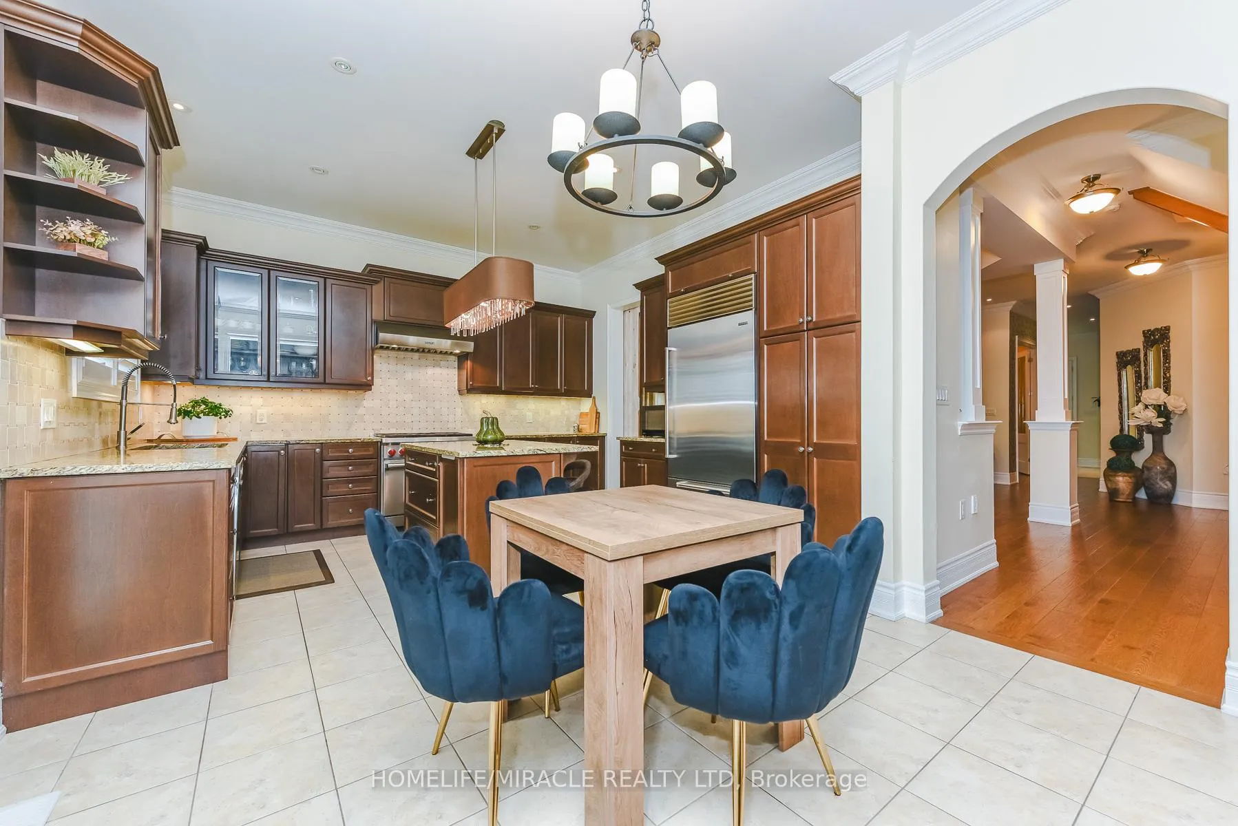 Photo 13 of 37 Venkata Drive, Vaughan, Kleinburg — HOMEH