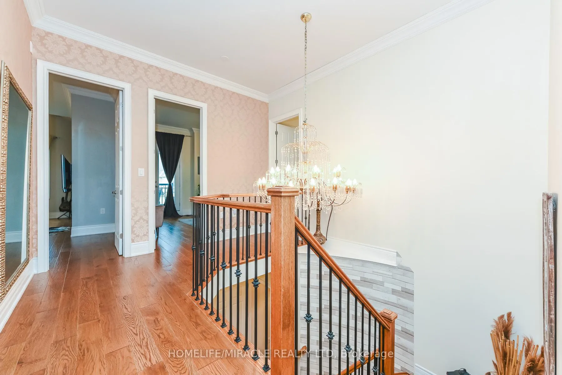 Photo 15 of 37 Venkata Drive, Vaughan, Kleinburg — HOMEH