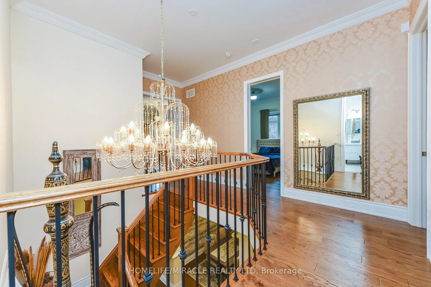 Photo 16 of 37 Venkata Drive, Vaughan, Kleinburg — HOMEH