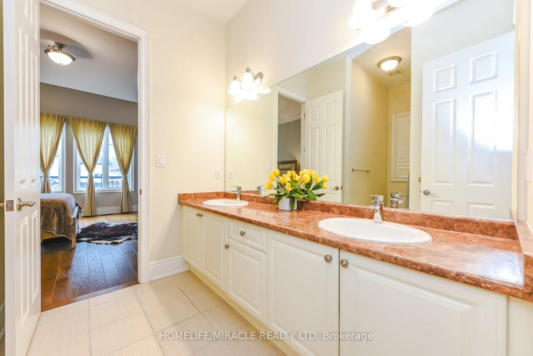 Photo 20 of 37 Venkata Drive, Vaughan, Kleinburg — HOMEH