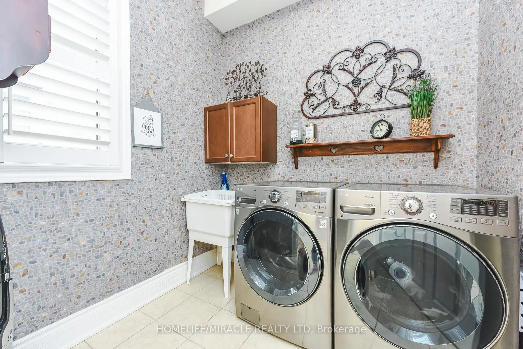 Photo 27 of 37 Venkata Drive, Vaughan, Kleinburg — HOMEH