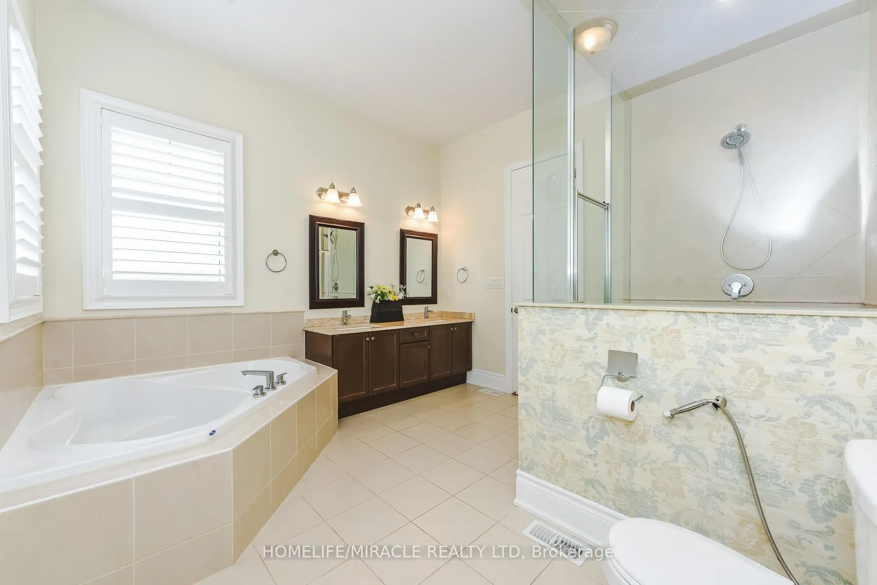 Photo 35 of 37 Venkata Drive, Vaughan, Kleinburg — HOMEH