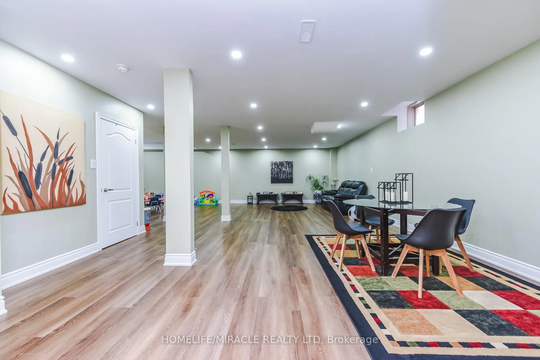 Photo 41 of 37 Venkata Drive, Vaughan, Kleinburg — HOMEH