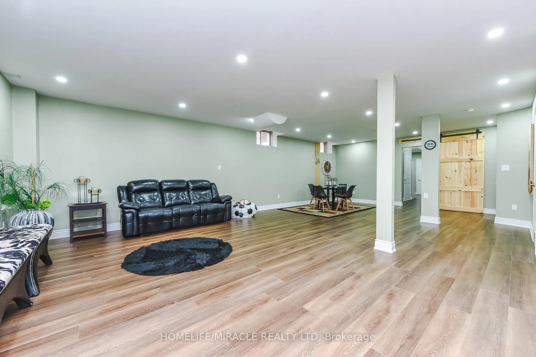 Photo 44 of 37 Venkata Drive, Vaughan, Kleinburg — HOMEH