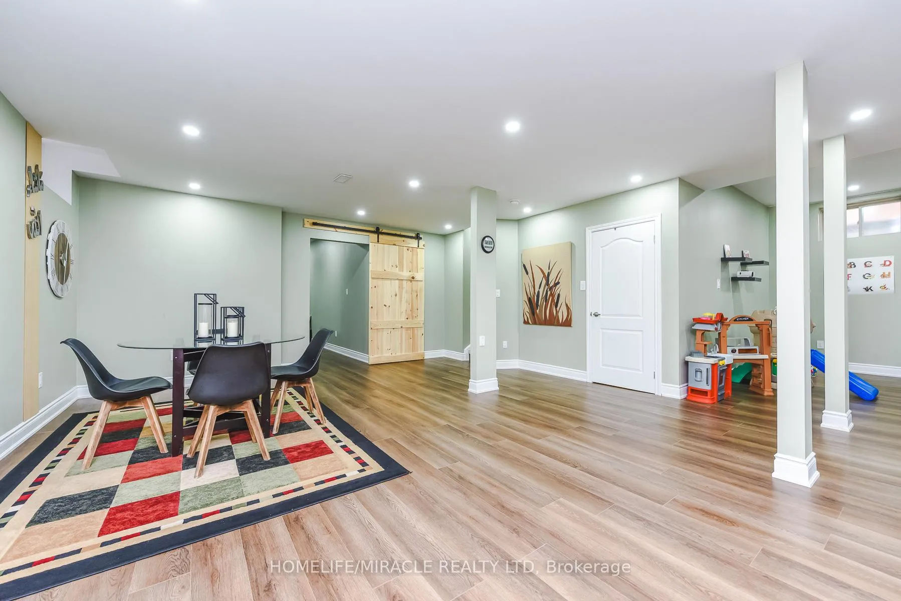 Photo 45 of 37 Venkata Drive, Vaughan, Kleinburg — HOMEH