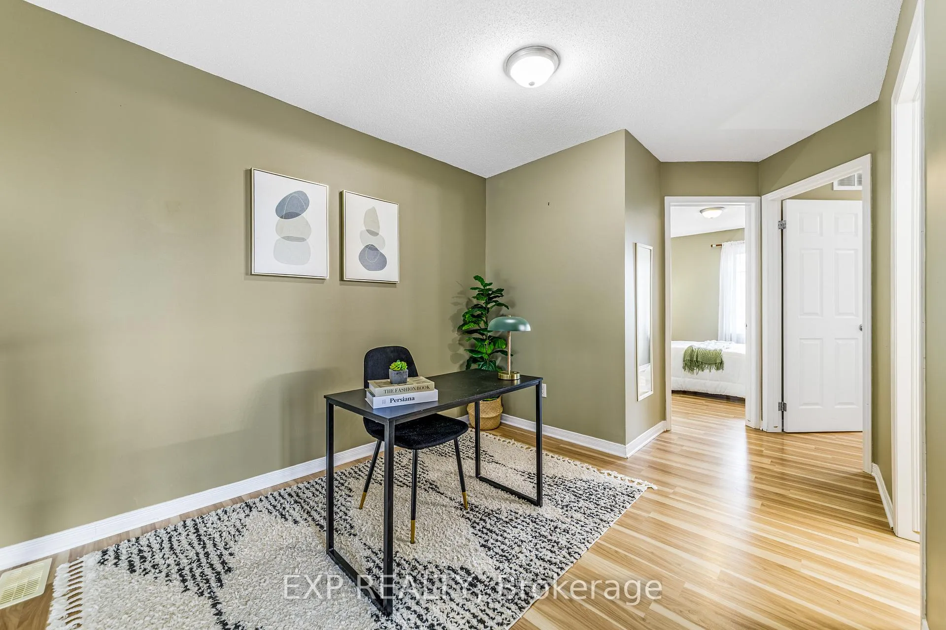 Photo 17 of 102 Gatestone Private, Ottawa, Beacon Hill South — HOMEH