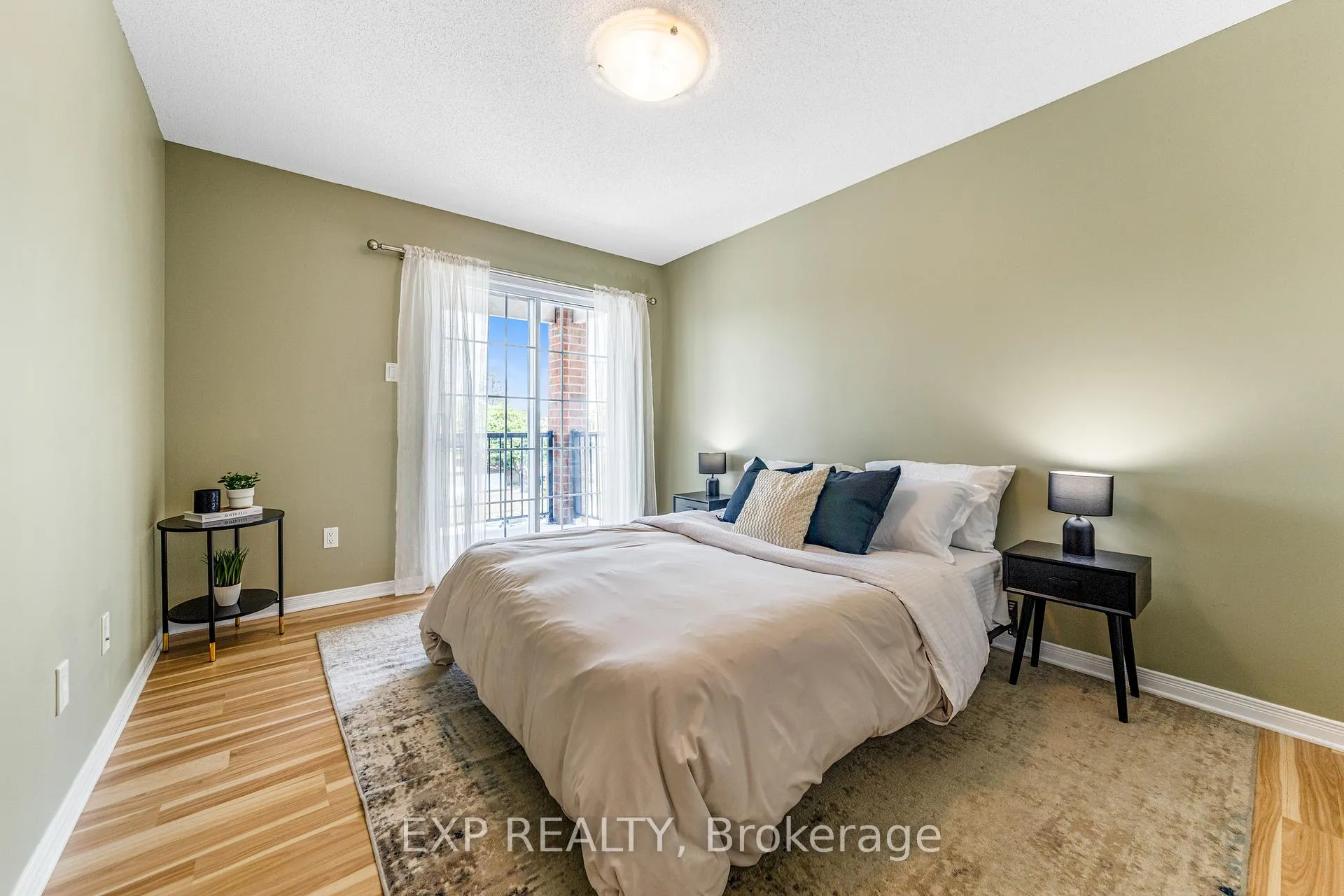 Photo 23 of 102 Gatestone Private, Ottawa, Beacon Hill South — HOMEH
