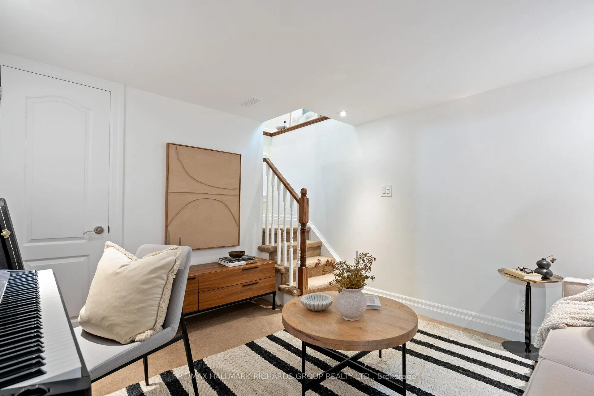 Photo 11 of 72 Waverley Road, Toronto, The Beaches — HOMEH