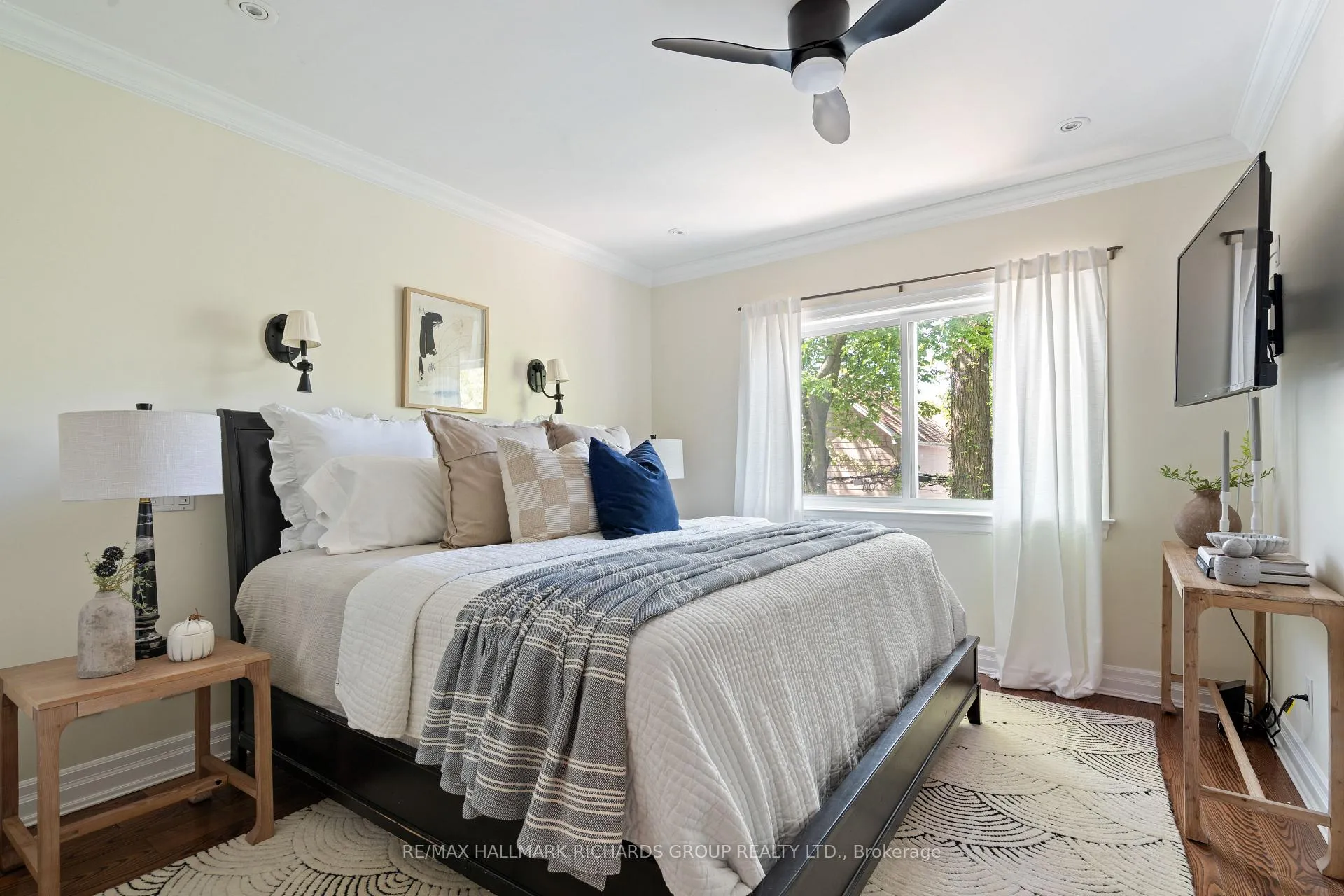 Photo 13 of 72 Waverley Road, Toronto, The Beaches — HOMEH