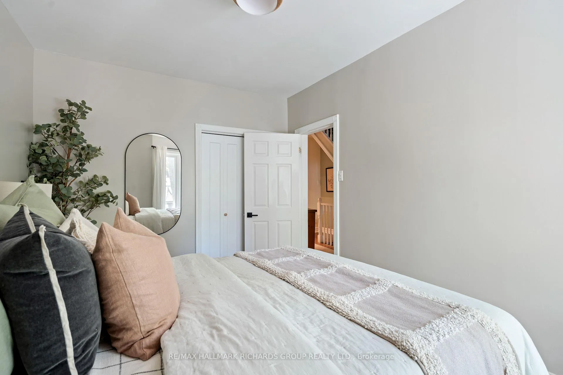Photo 17 of 72 Waverley Road, Toronto, The Beaches — HOMEH