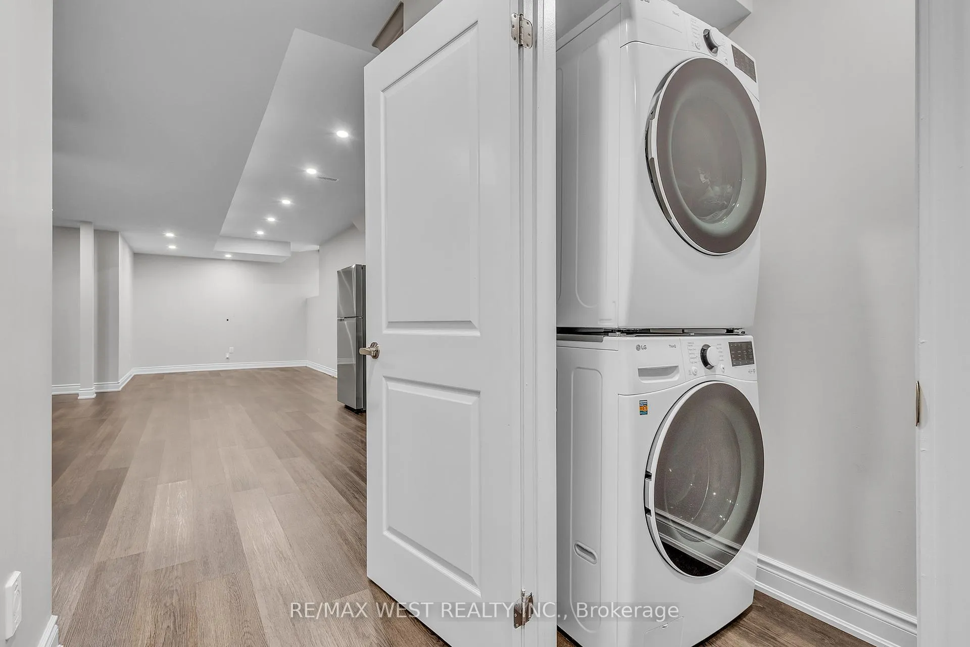 Photo 12 of Unit Lower, 65 Port Royal Avenue, Vaughan, Kleinburg — HOMEH