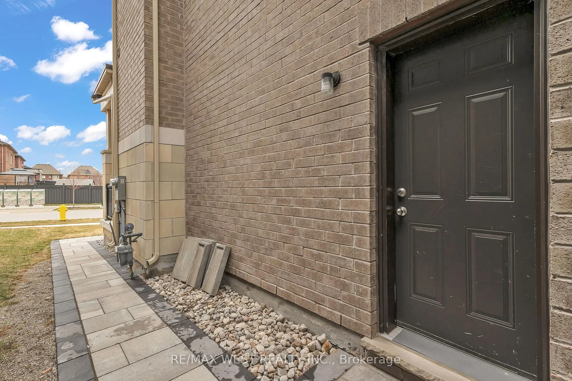 Photo 13 of Unit Lower, 65 Port Royal Avenue, Vaughan, Kleinburg — HOMEH