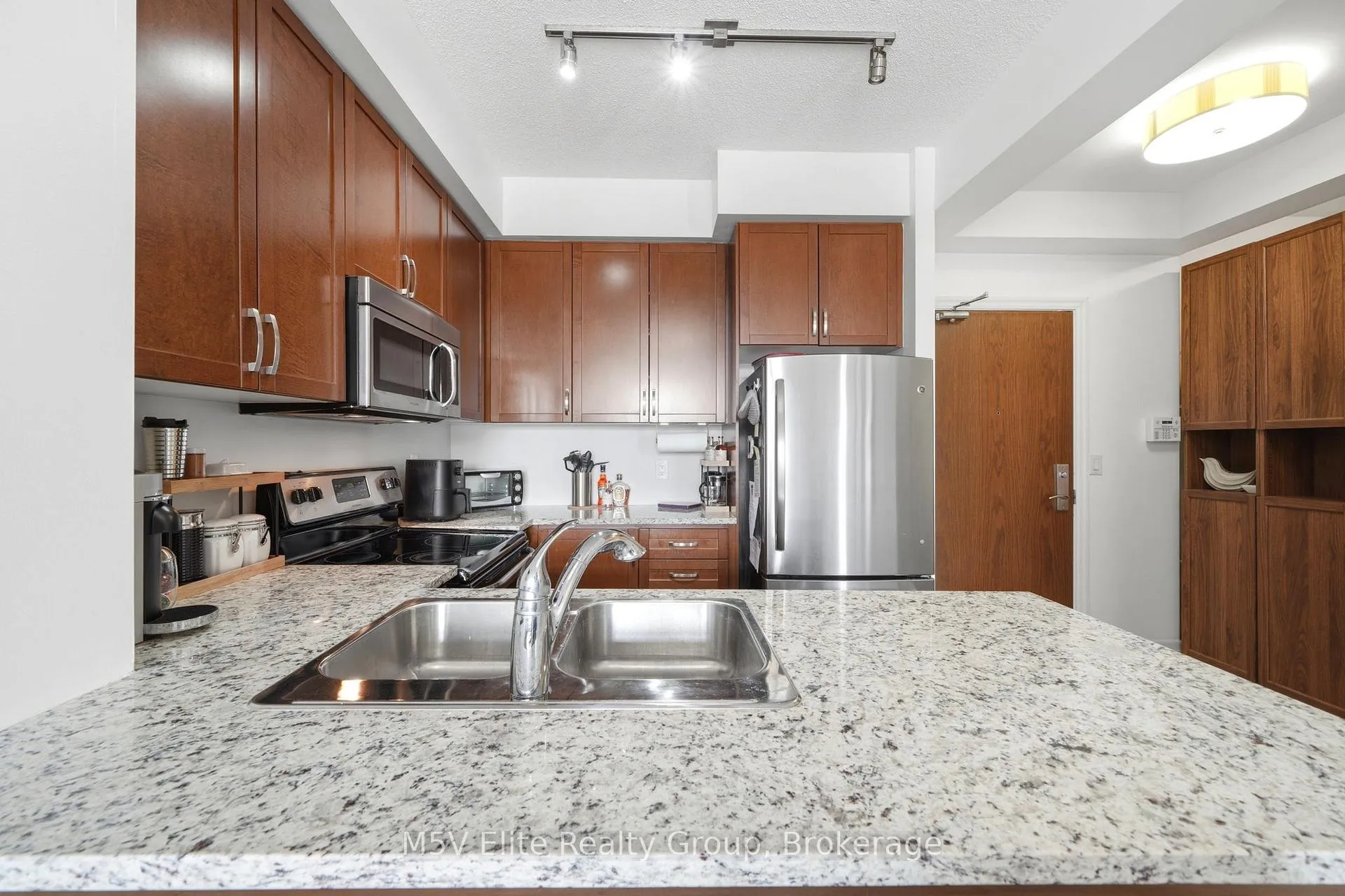 Photo 4 of Unit 330, 111 Civic Square Gate, Aurora, Bayview Wellington — HOMEH