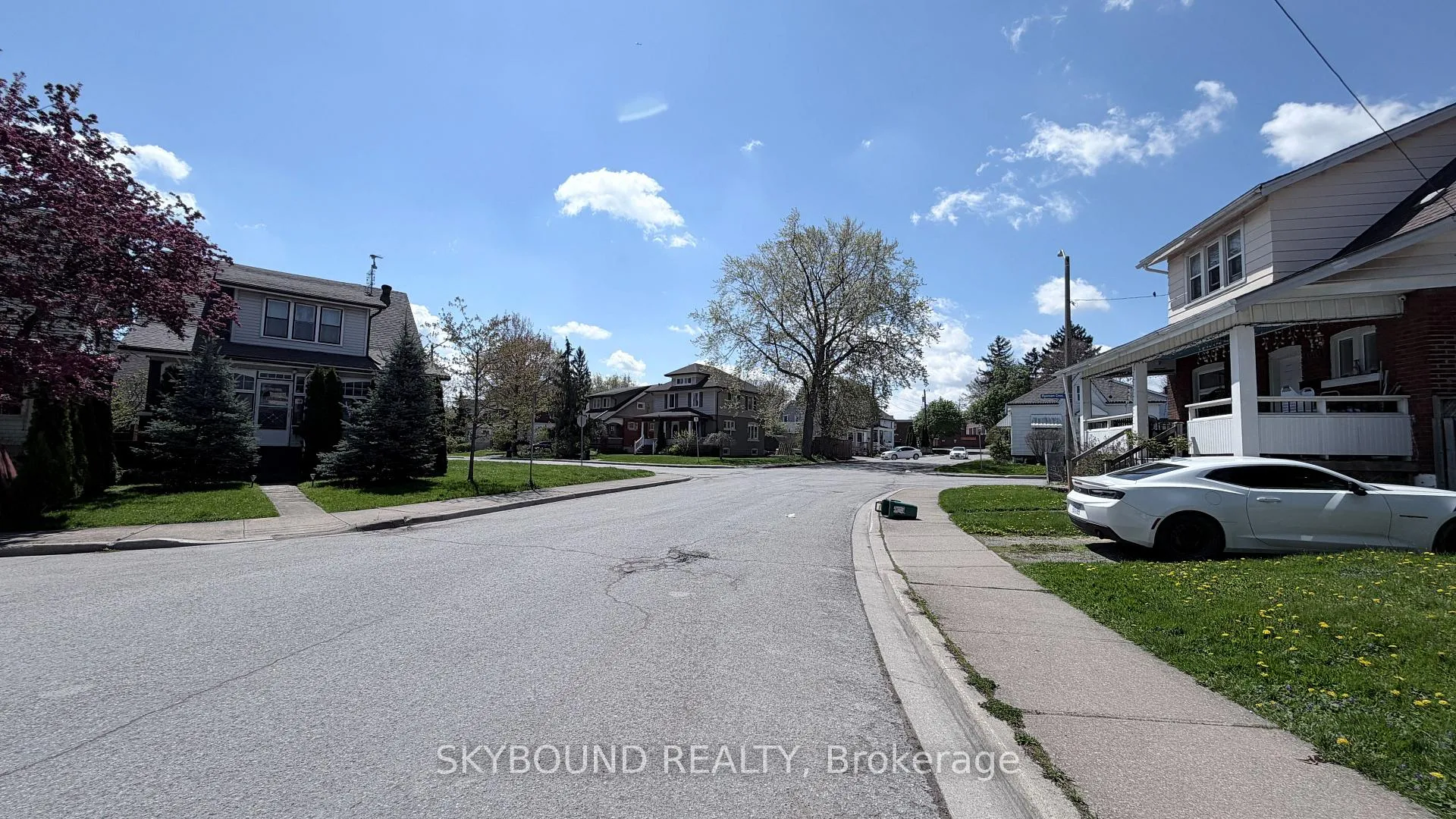 Photo 3 of 5113 St Lawrence Avenue, Niagara Falls, Downtown — HOMEH