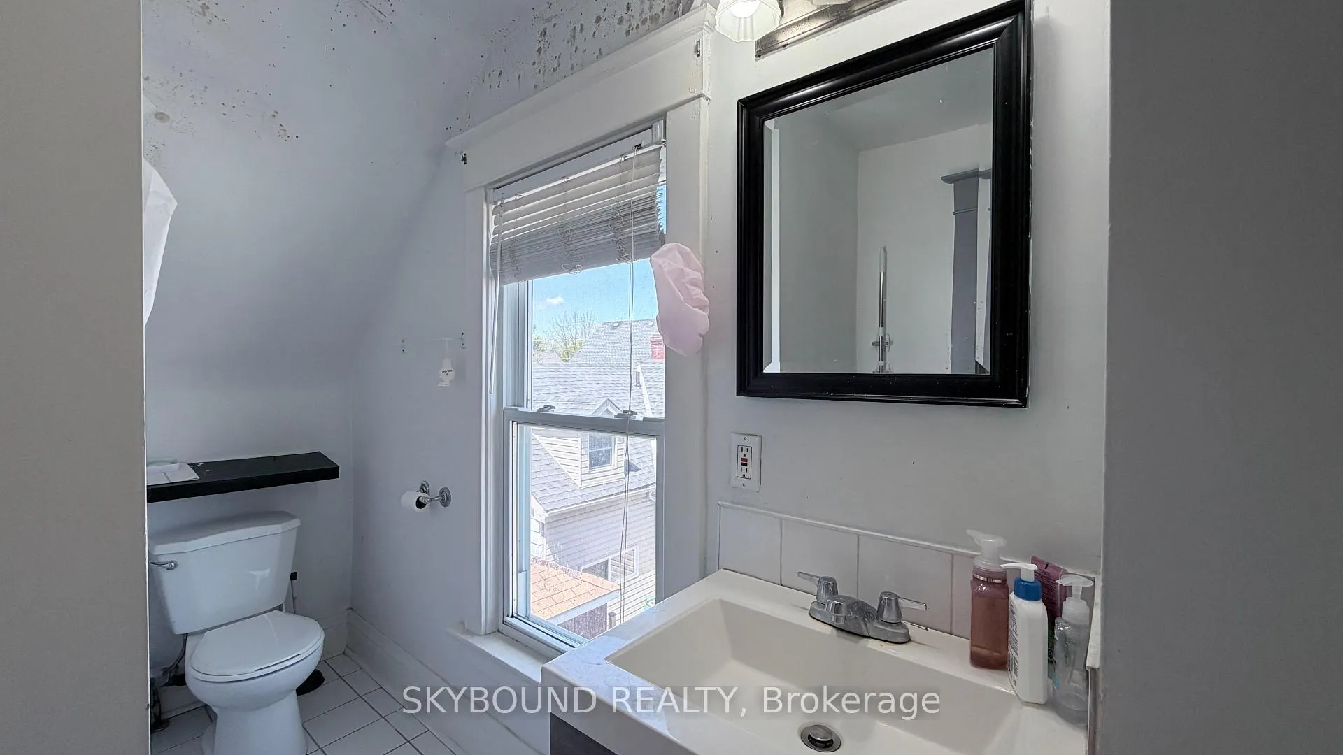 Photo 11 of 5113 St Lawrence Avenue, Niagara Falls, Downtown — HOMEH