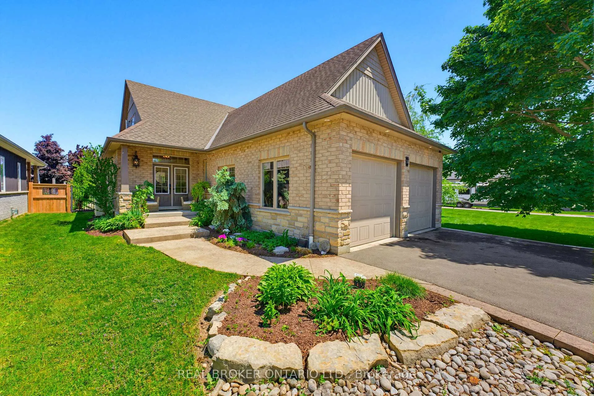 Photo 1 of 50 Cedar Street, Brant, Paris — HOMEH