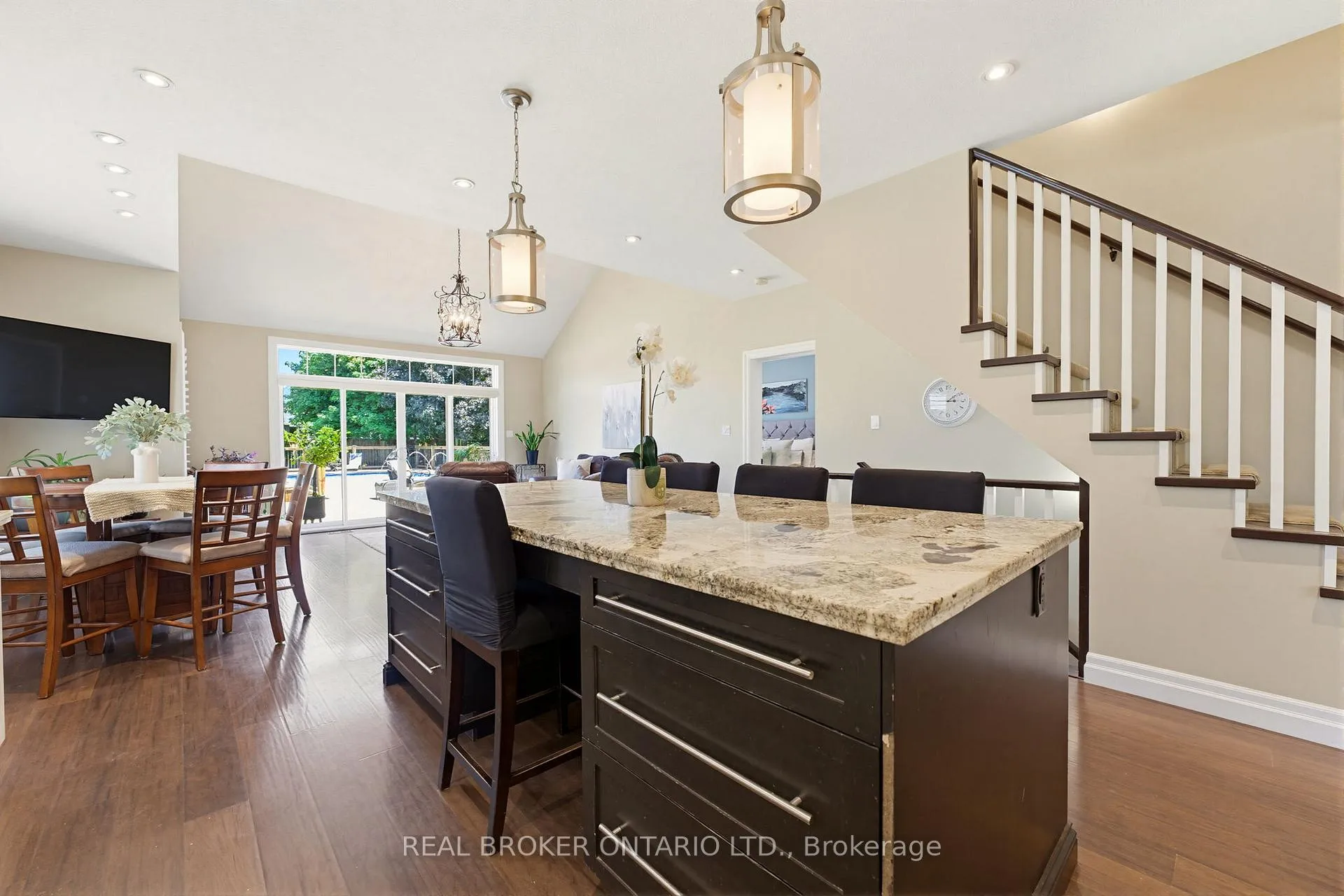Photo 9 of 50 Cedar Street, Brant, Paris — HOMEH