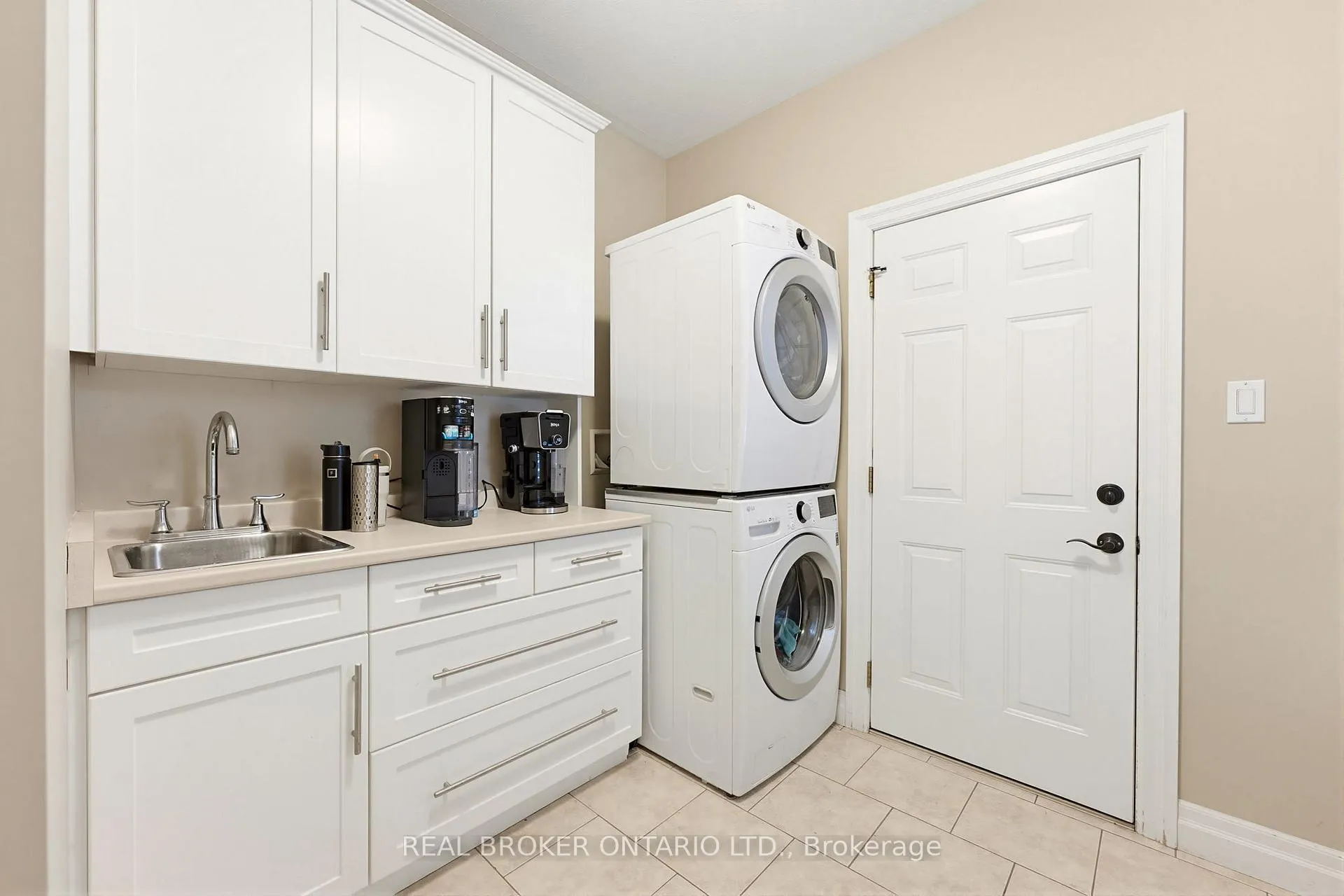 Photo 15 of 50 Cedar Street, Brant, Paris — HOMEH