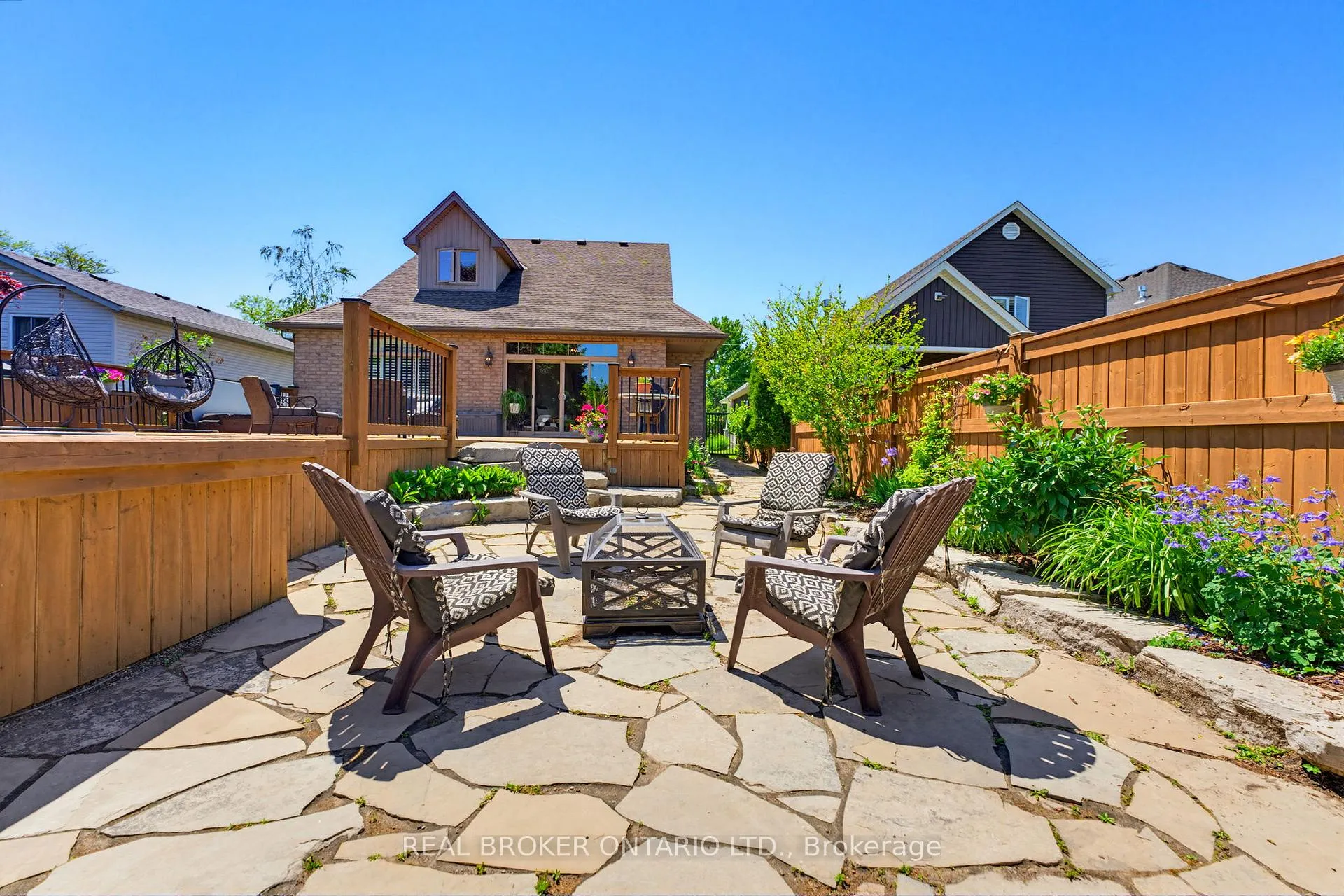 Photo 43 of 50 Cedar Street, Brant, Paris — HOMEH
